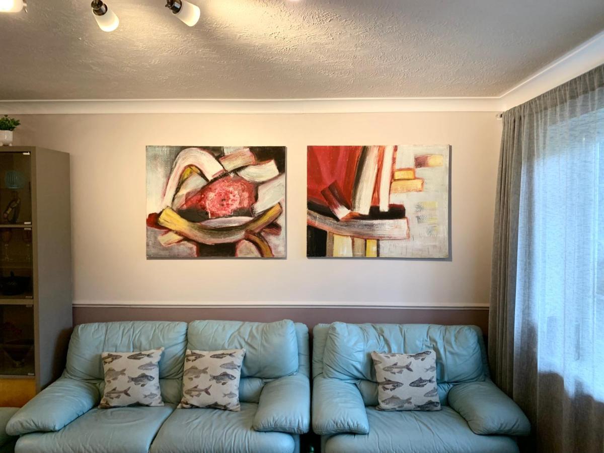 The Lake House, Woking Extérieur photo