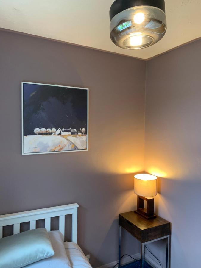 The Lake House, Woking Extérieur photo