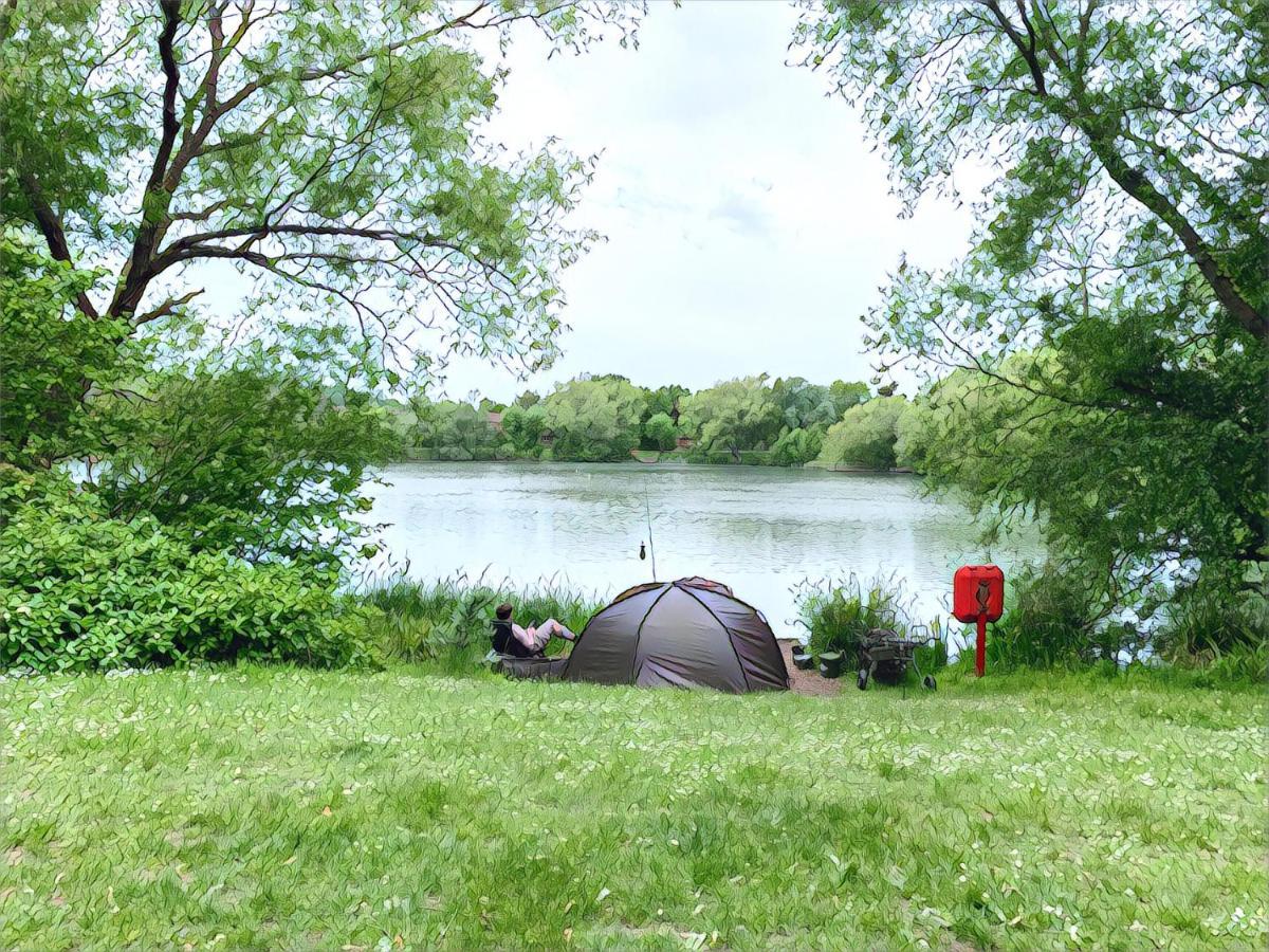 The Lake House, Woking Extérieur photo