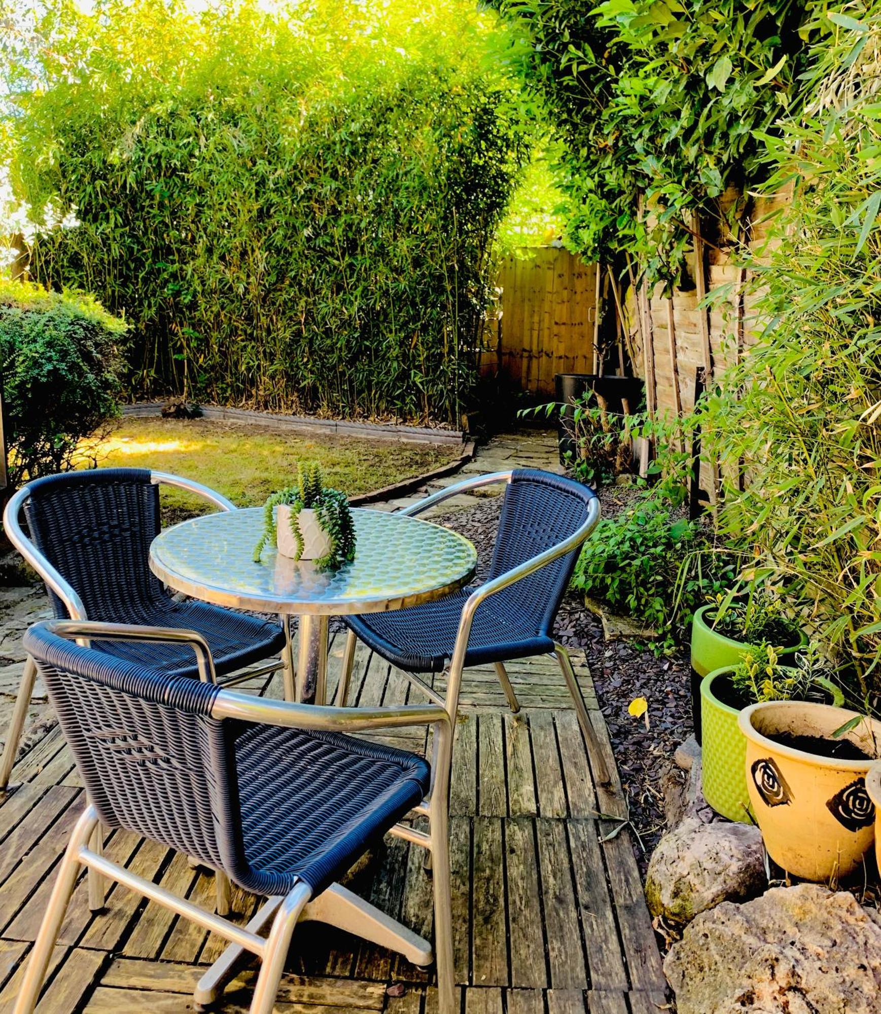 The Lake House, Woking Extérieur photo